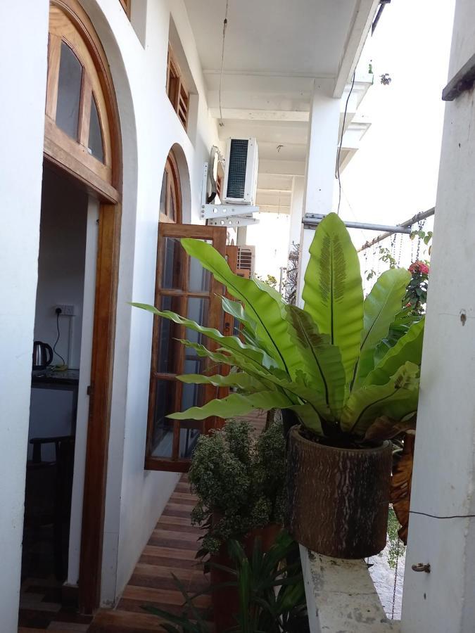 Villa Luxez Kalmunai Exterior photo